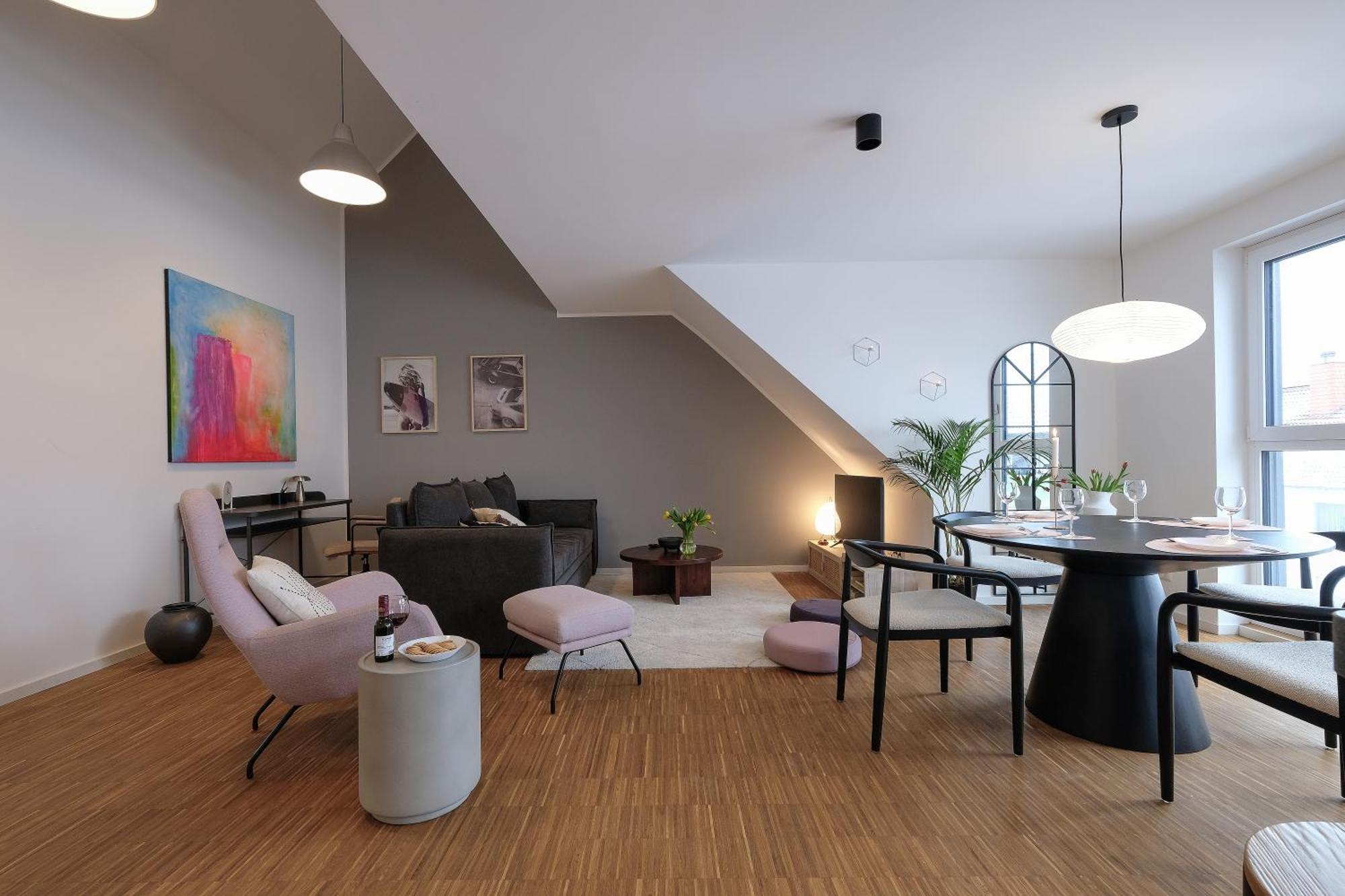 Neues Modernes Dachgeschossloft Naehe Zentrum Uni Messe Hannover